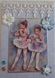 VENDUE - Carte postale 3D de deux petites danseuses sur un fond fleuri bleu ciel et blanc.
