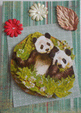 Carte postale 3D d'une maman panda et son bébé.